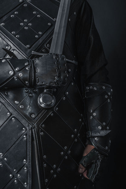 Medieval leather bracers with hand protection - SokolArmory