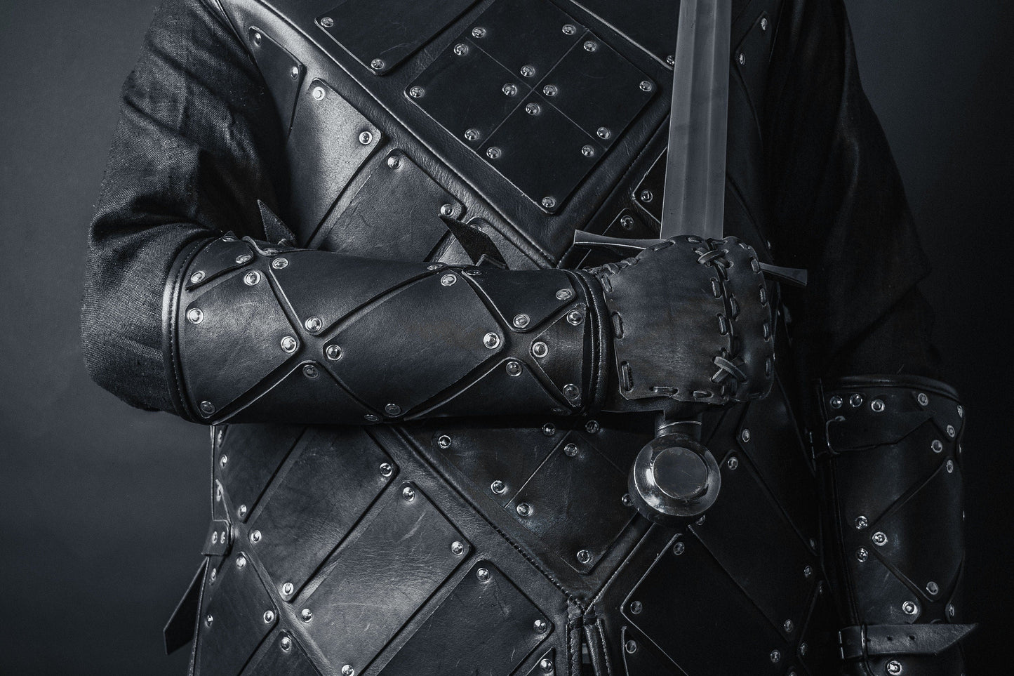 Medieval leather bracers with hand protection - SokolArmory