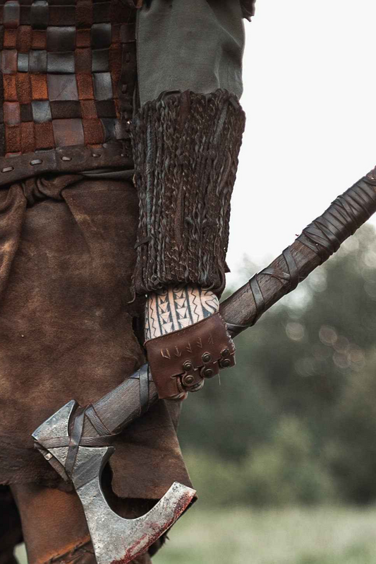 Viking leather bracers - SokolArmory