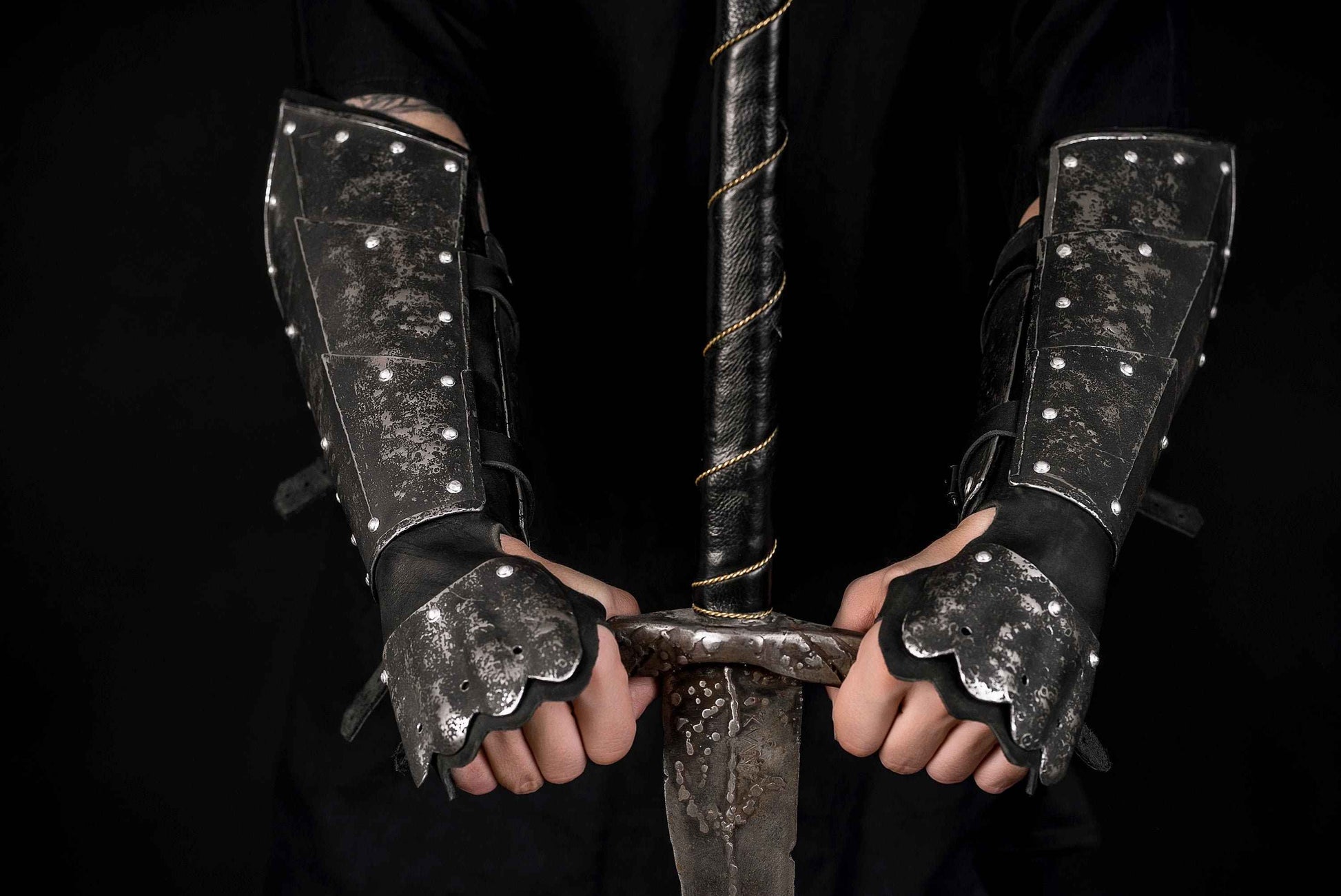 Medieval leather bracers with hand protection - SokolArmory