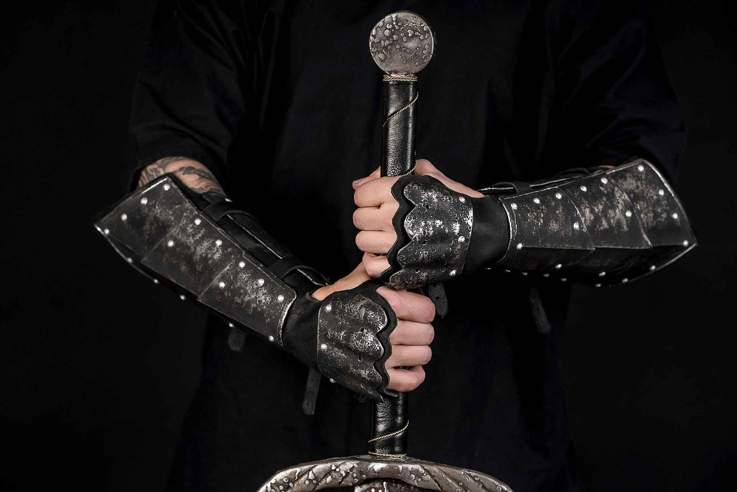 Medieval leather bracers with hand protection - SokolArmory