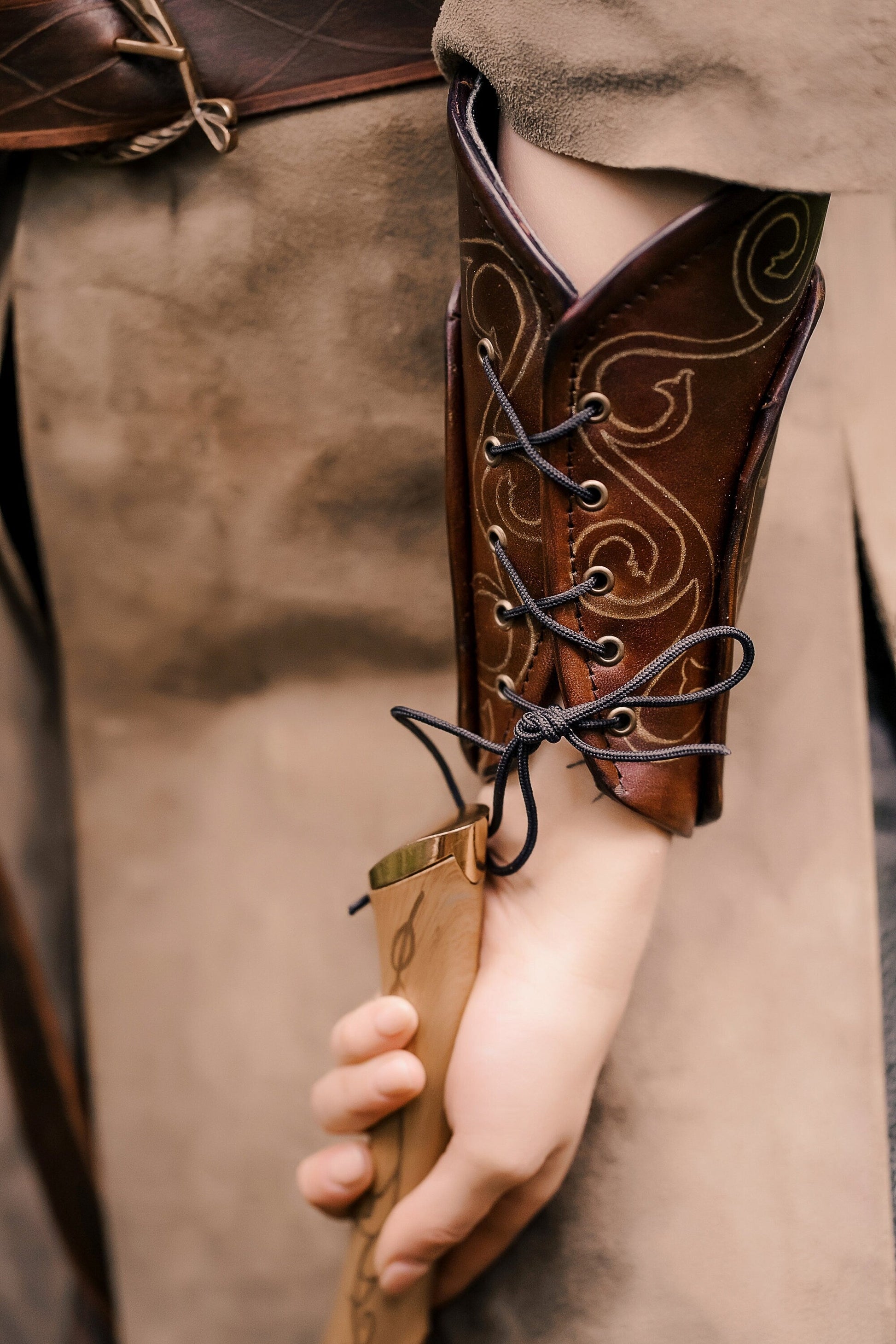Legolas leather bracers (Lord of the Rings) - SokolArmory
