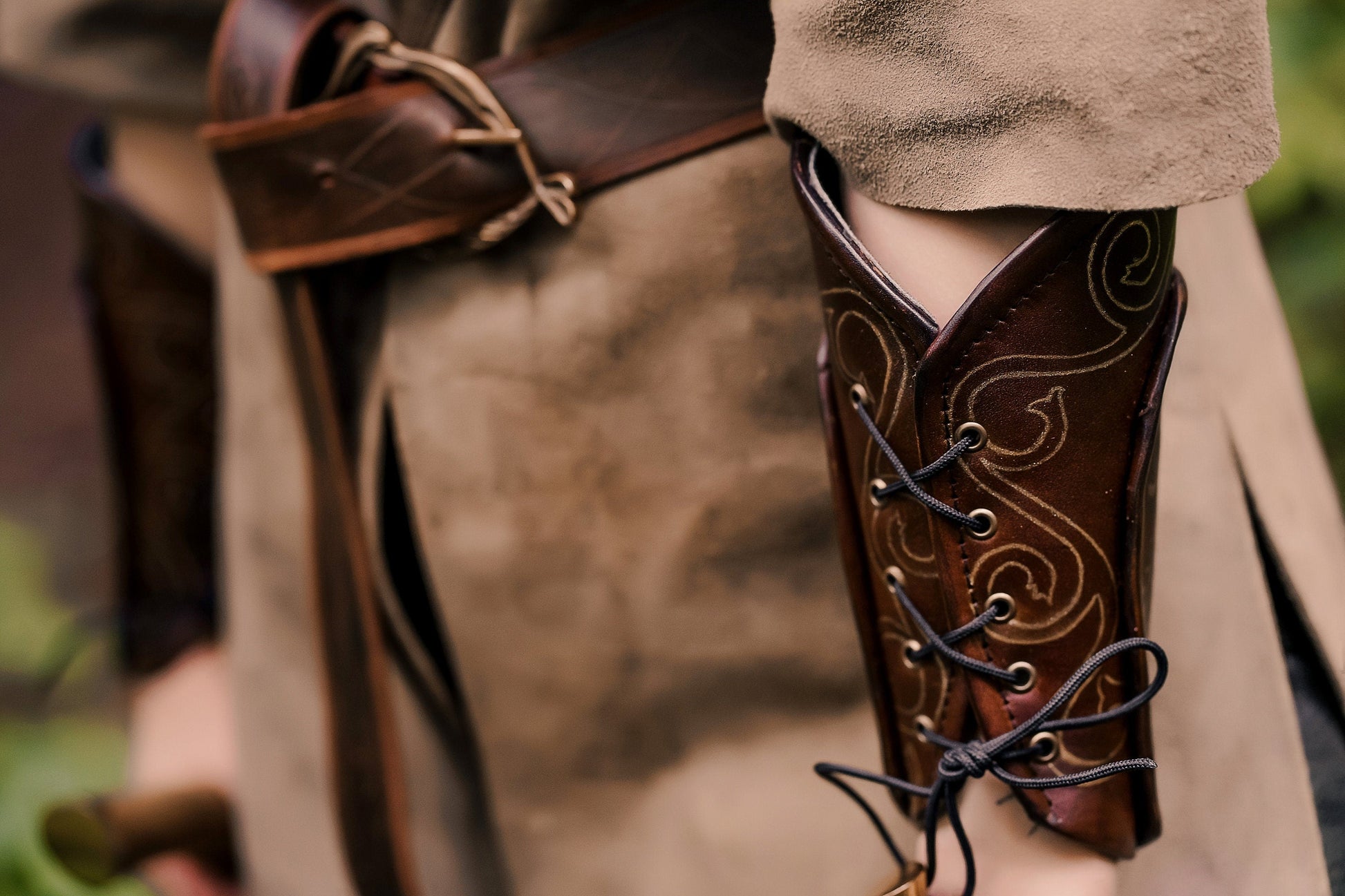 Legolas leather bracers (Lord of the Rings) - SokolArmory
