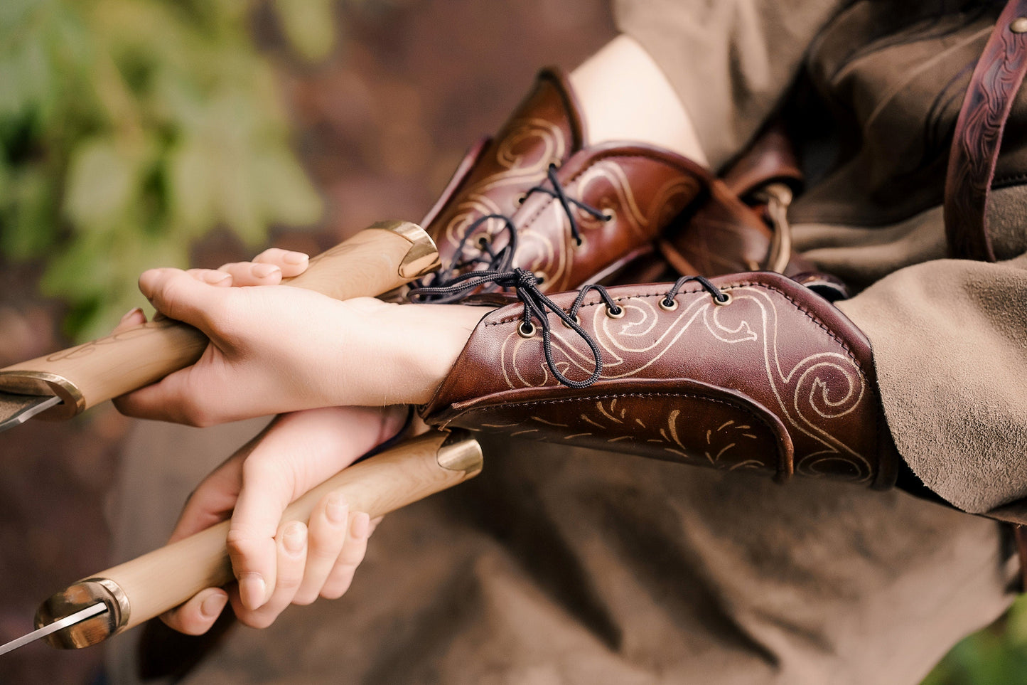Legolas leather bracers (Lord of the Rings) - SokolArmory