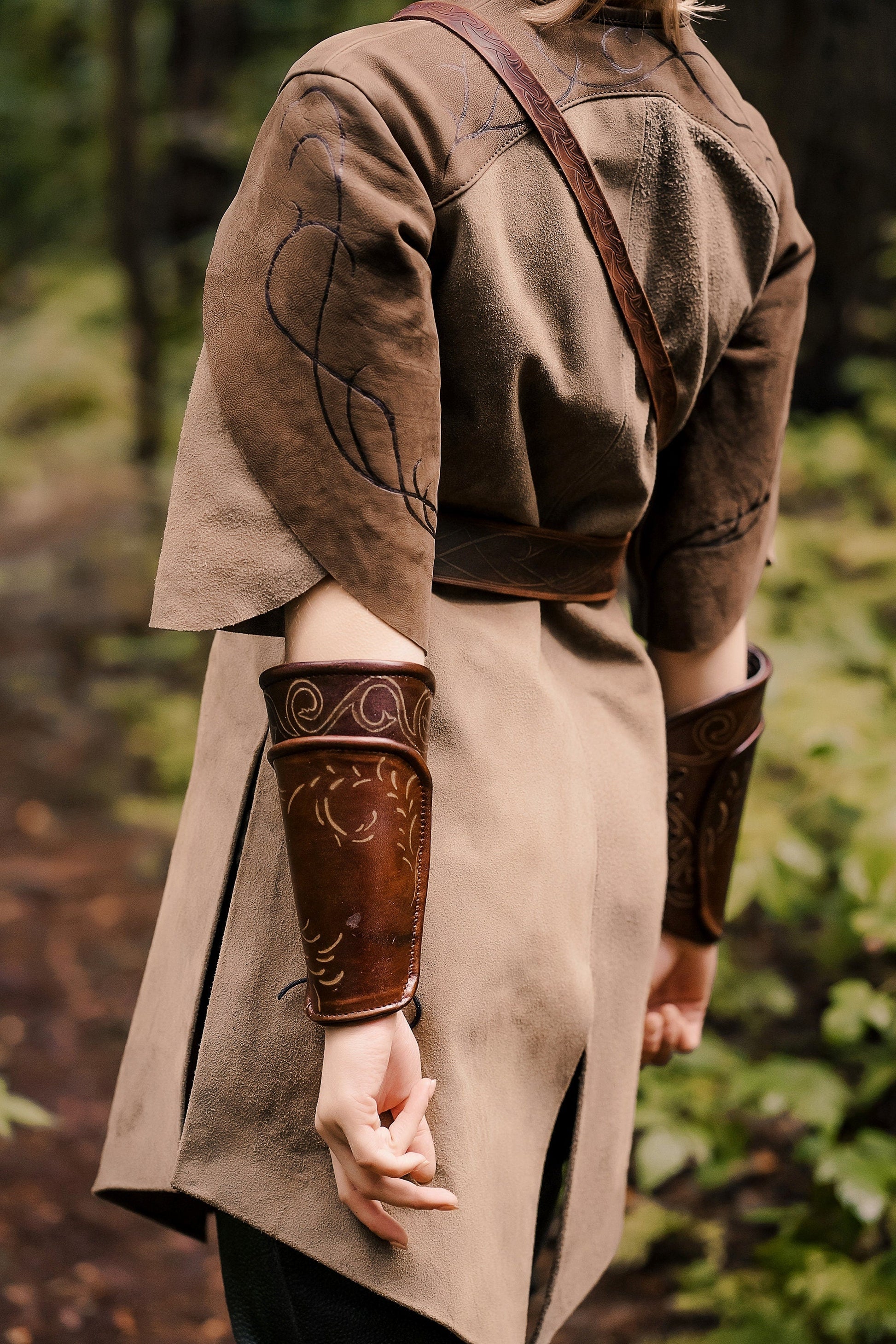Legolas leather bracers (Lord of the Rings) - SokolArmory