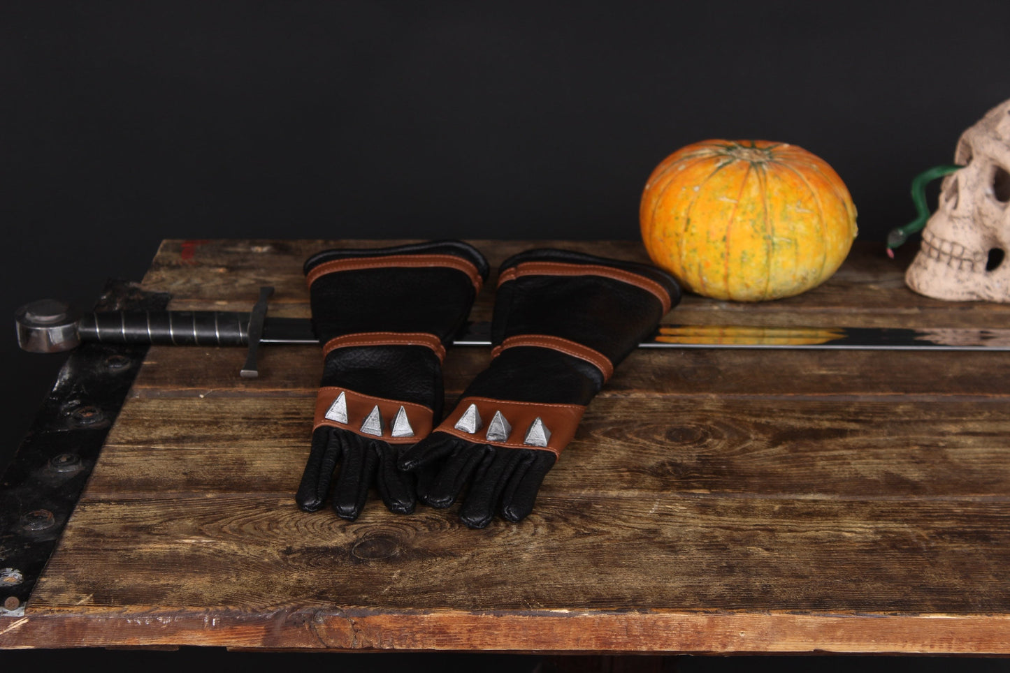 Witcher leather gloves - SokolArmory