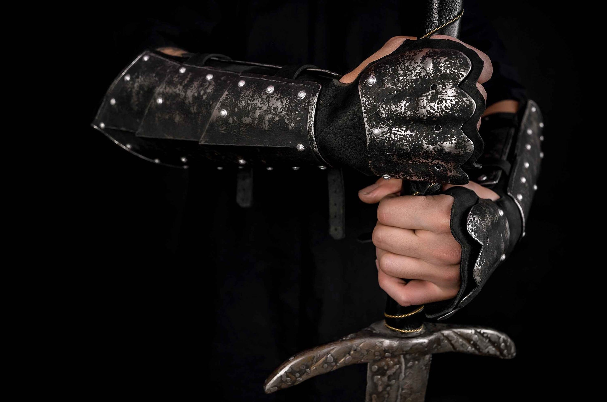Medieval leather bracers with hand protection - SokolArmory