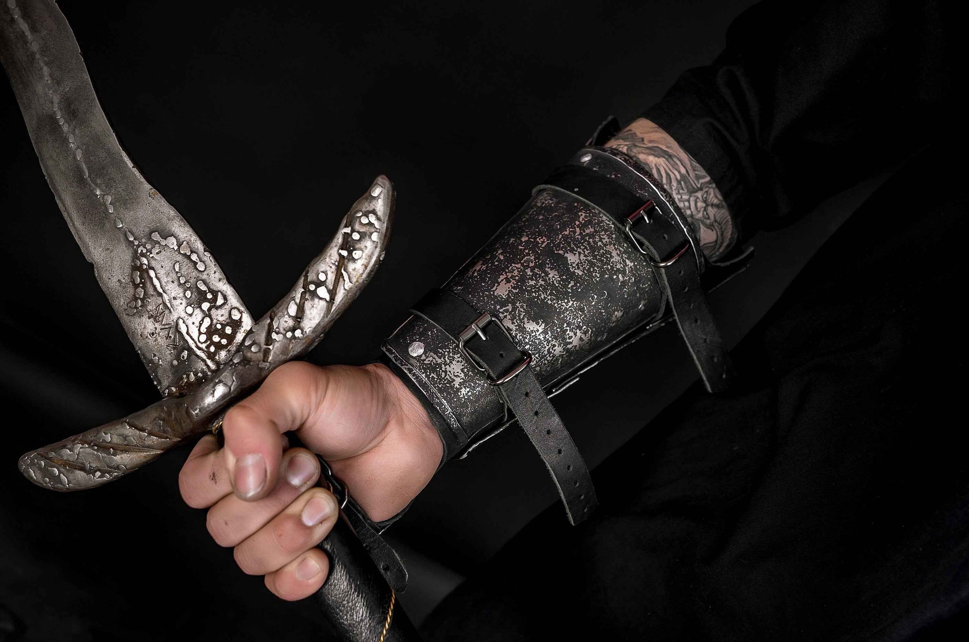 Medieval leather bracers with hand protection - SokolArmory