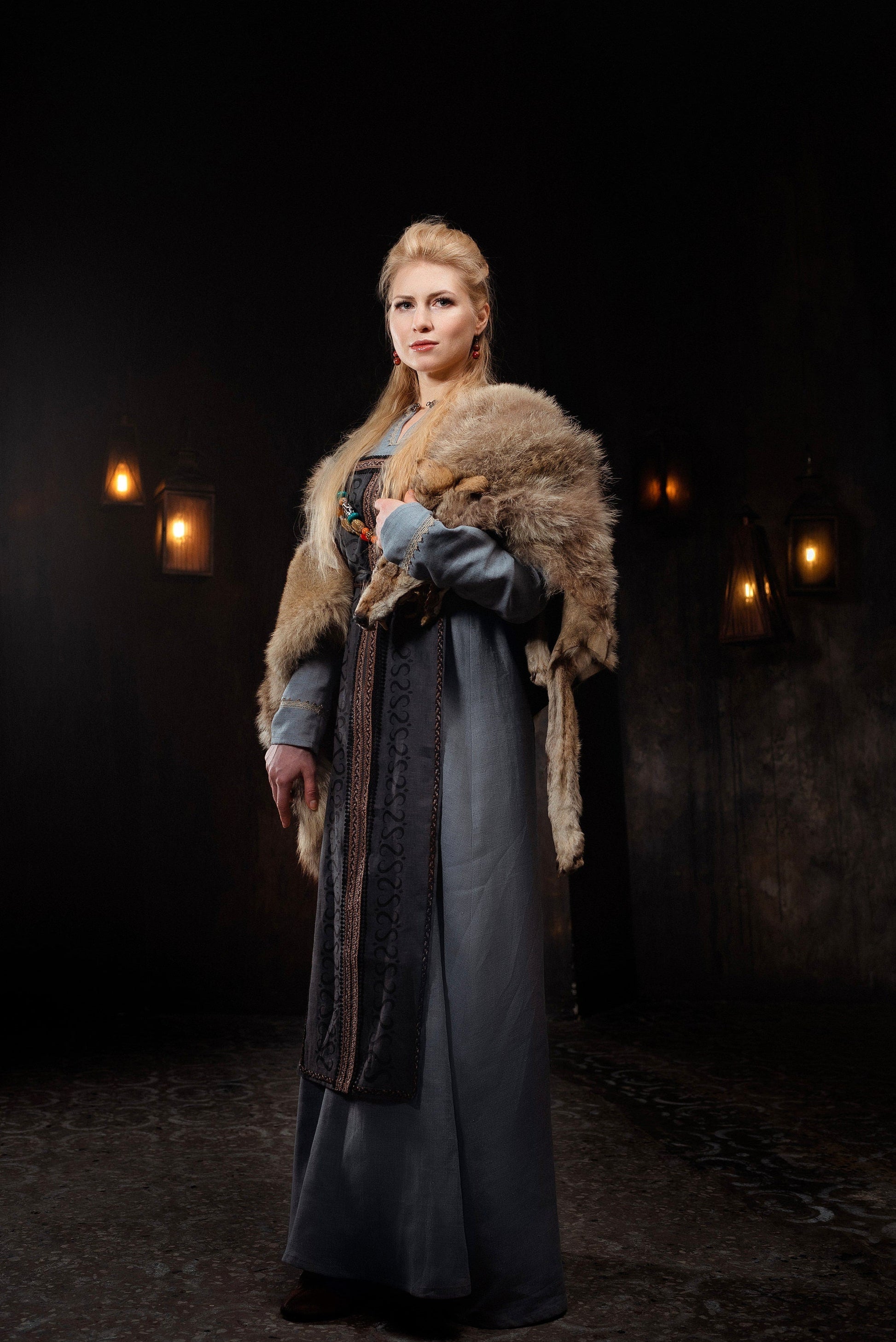 Lagertha linen dress (Vikings) - SokolArmory