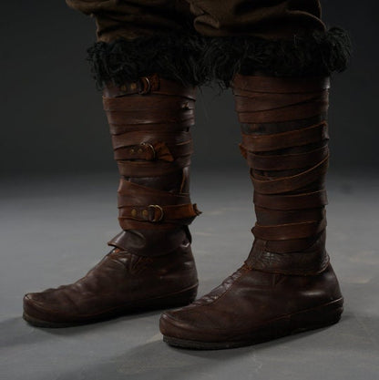 Assassin leather low boots + greaves with fur - SokolArmory