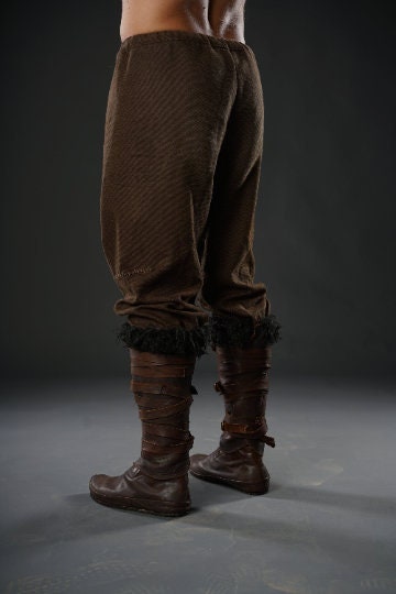Assassin leather low boots + greaves with fur - SokolArmory