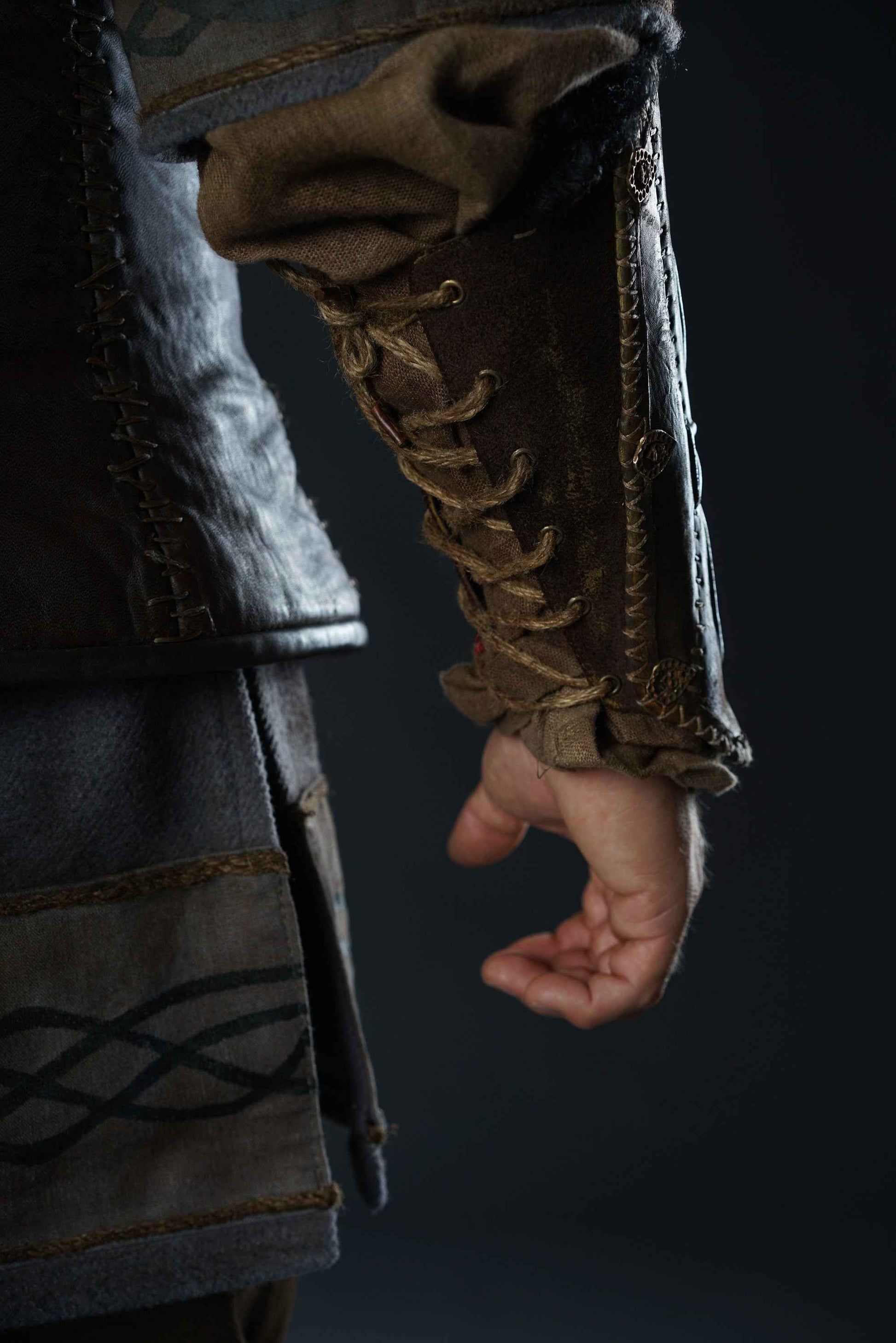 Viking leather bracers - SokolArmory
