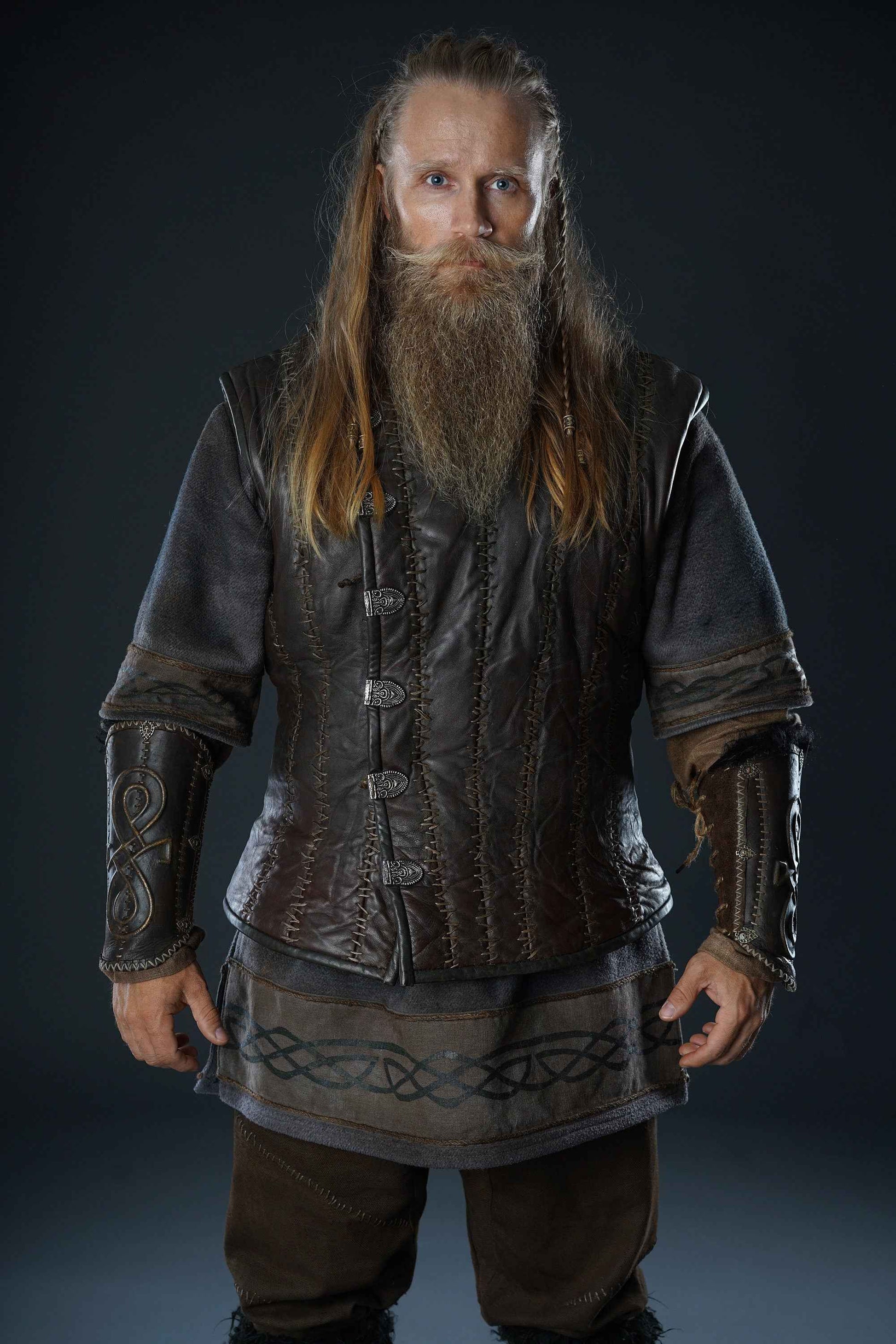 Viking leather bracers - SokolArmory