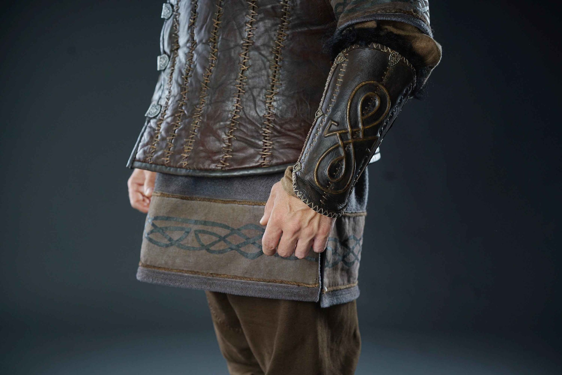 Viking leather bracers - SokolArmory