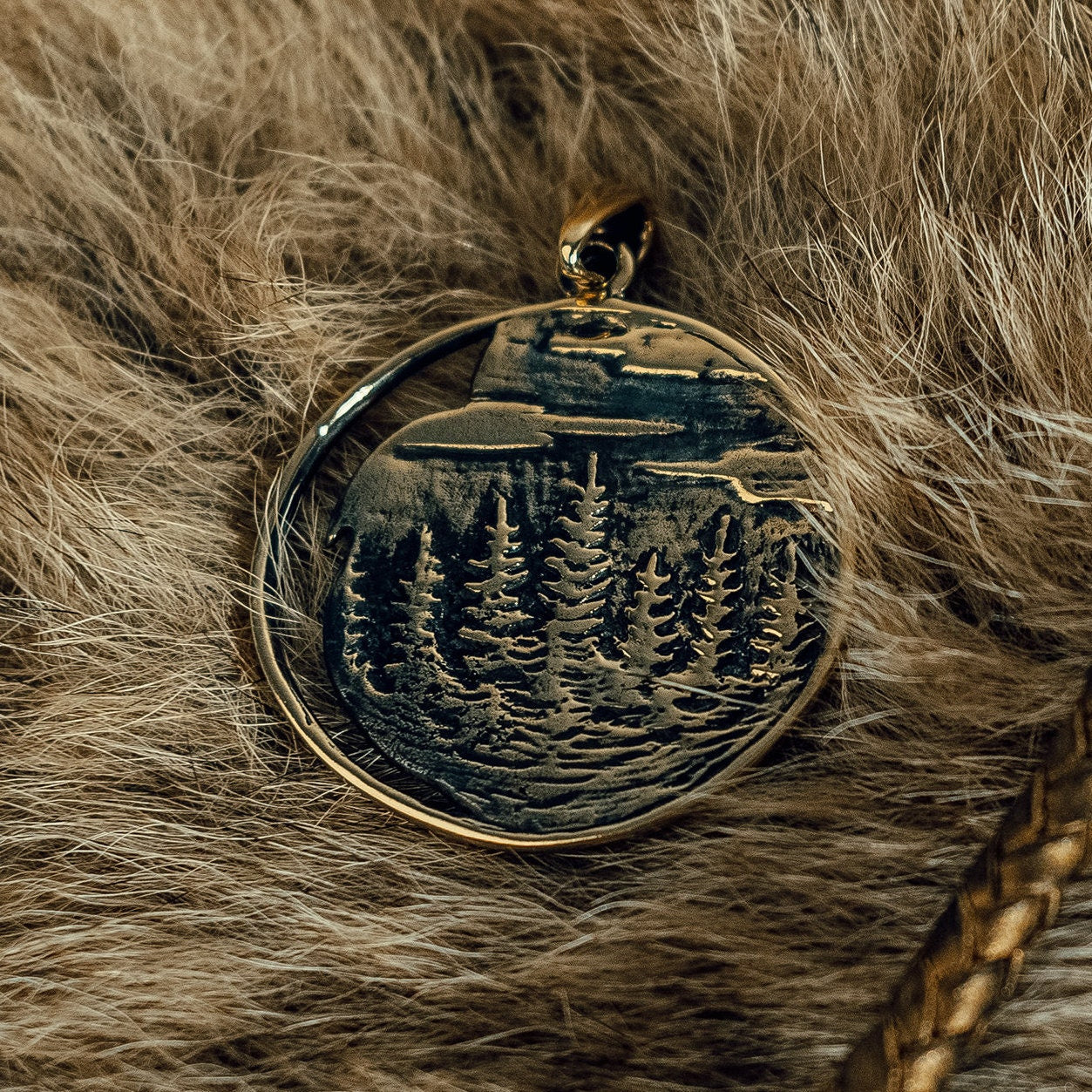 Witcher Wolf Pendant - SokolArmory