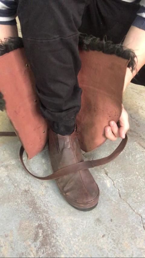 Assassin leather low boots + greaves with fur - SokolArmory