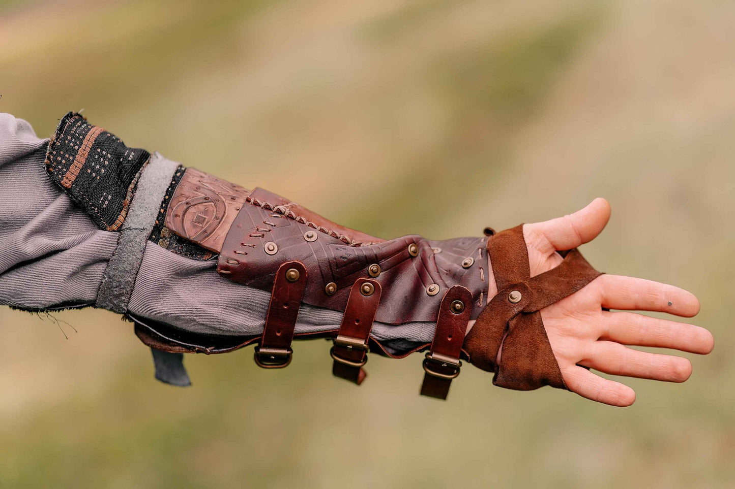 Robin Hood leather bracers - SokolArmory