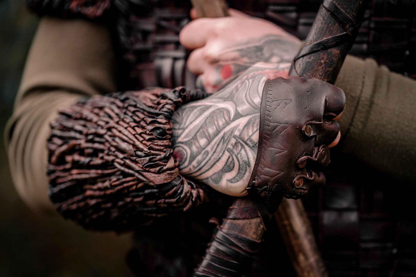 Floki leather glove (Vikings) - SokolArmory