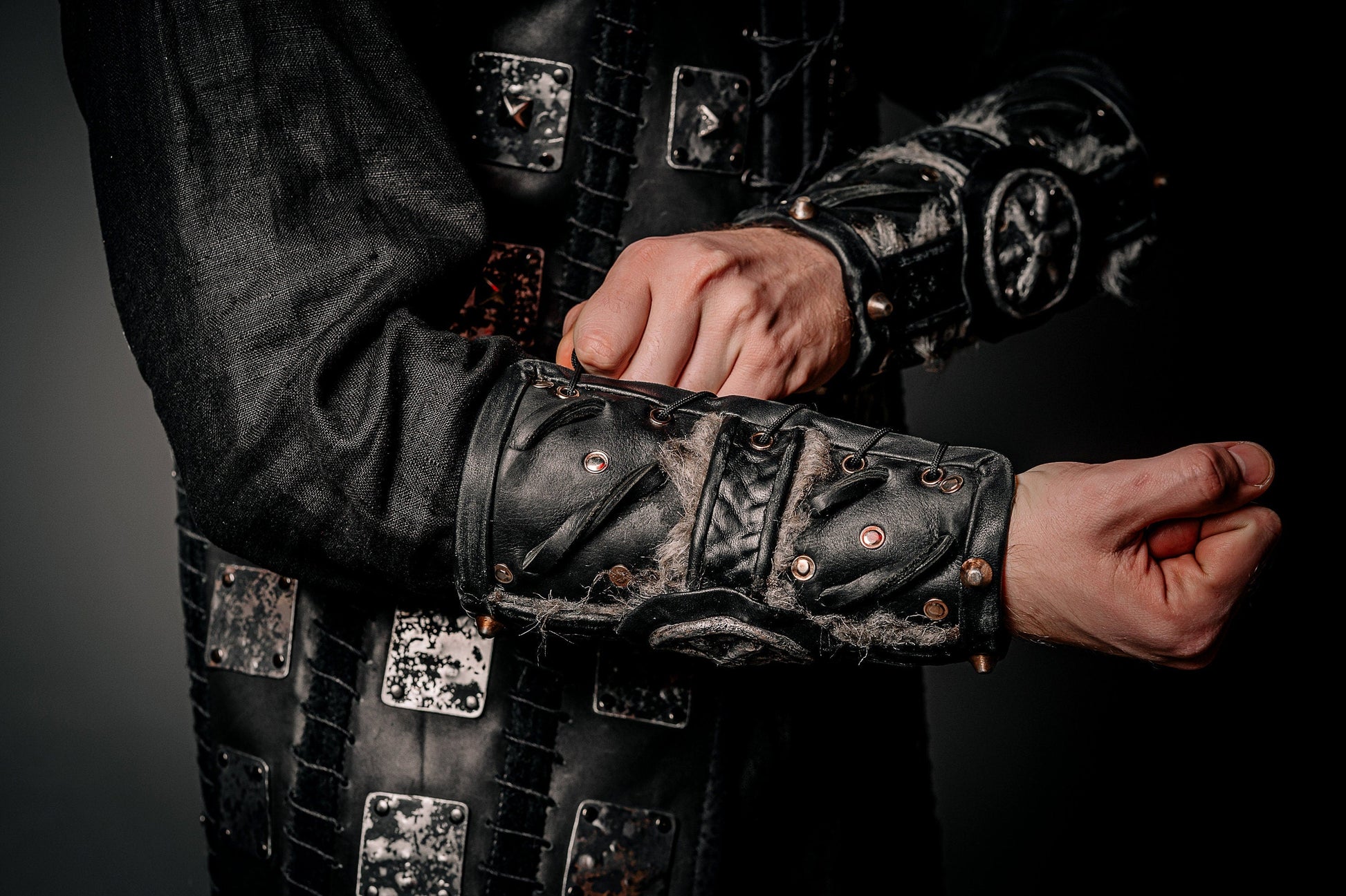 Medieval leather bracers for Larp - SokolArmory