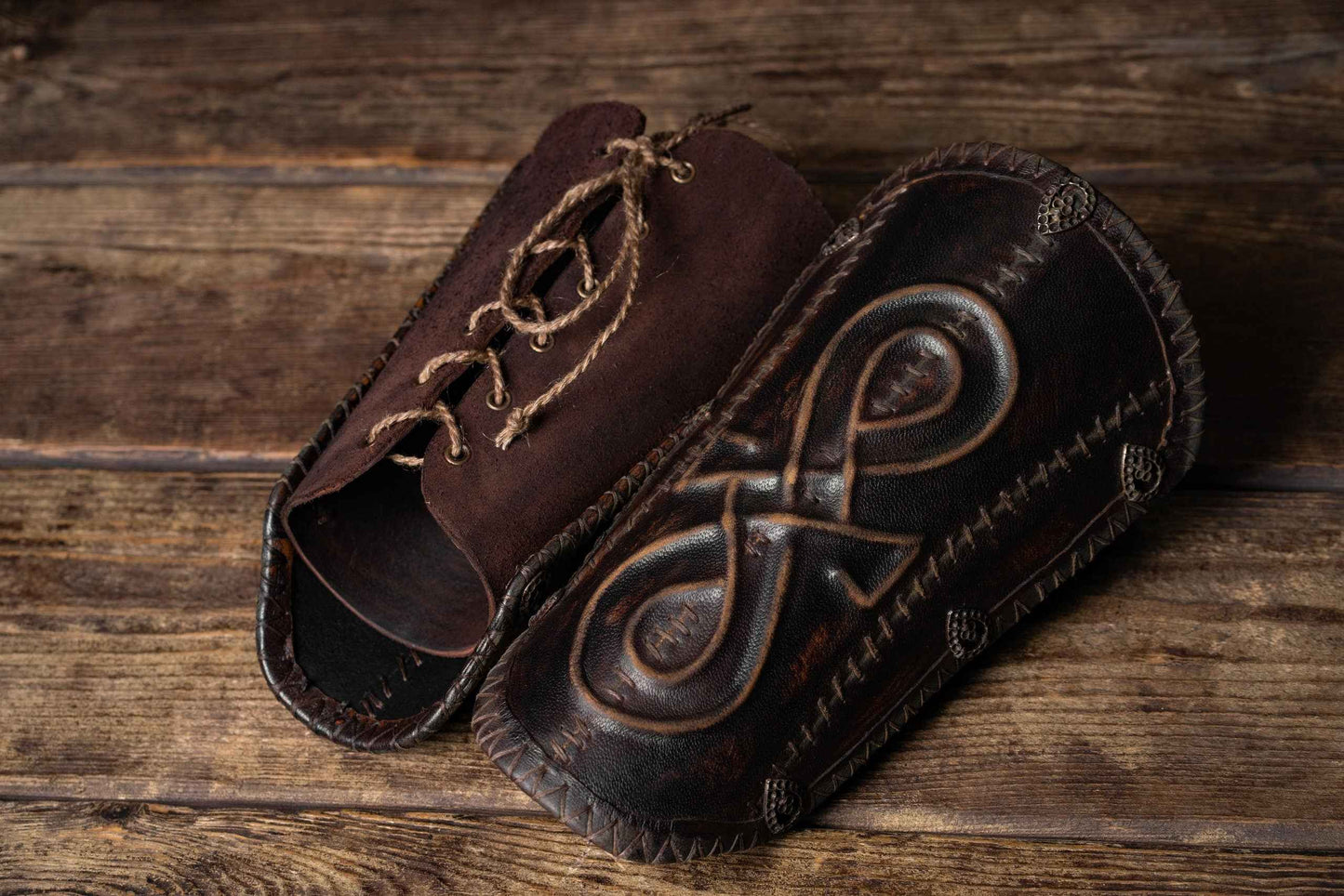 Viking leather bracers - SokolArmory