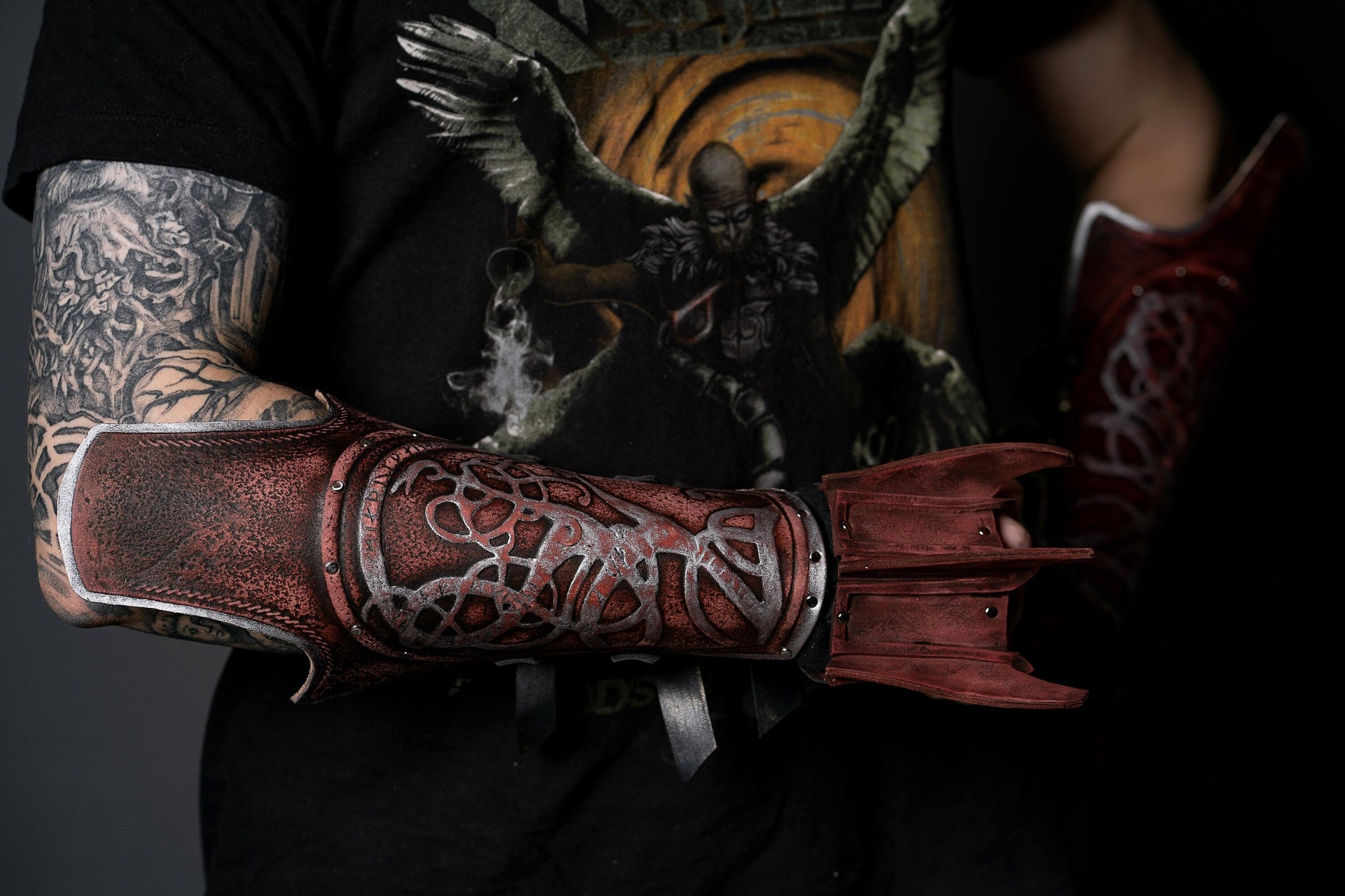 Kratos bracers with claws (God of War) - SokolArmory
