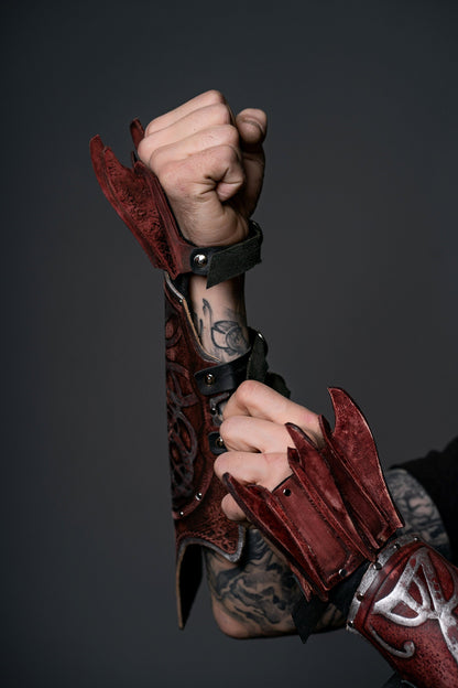 Kratos bracers with claws (God of War) - SokolArmory