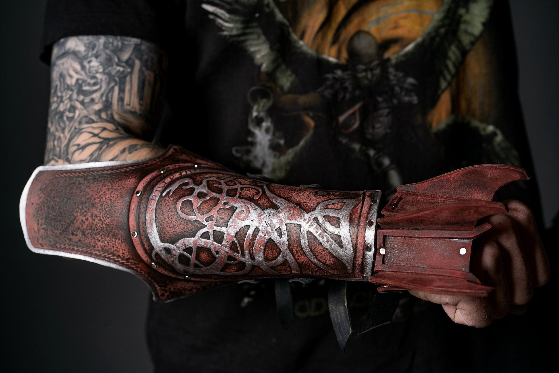 Kratos bracers with claws (God of War) - SokolArmory