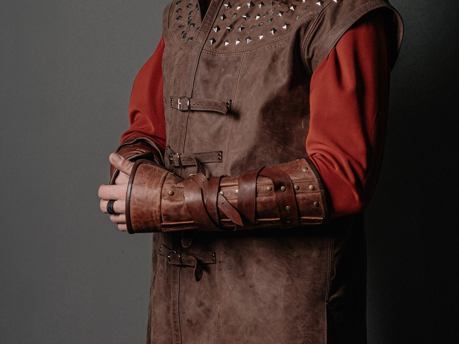 Medieval leather bracers for Larp - SokolArmory
