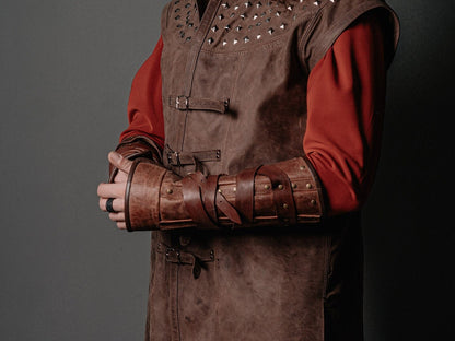 Medieval leather bracers for Larp - SokolArmory