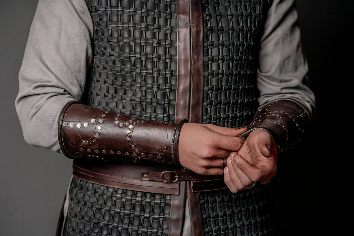 Uhtred leather bracers (Last Kingdom) - SokolArmory