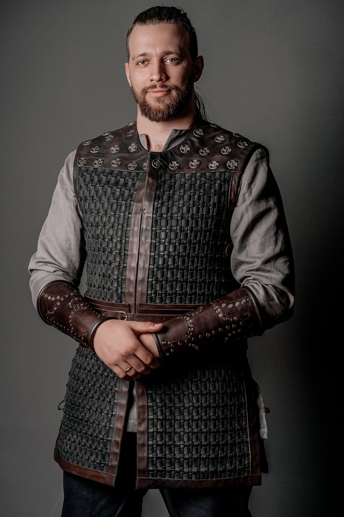 Uhtred leather bracers (Last Kingdom) - SokolArmory