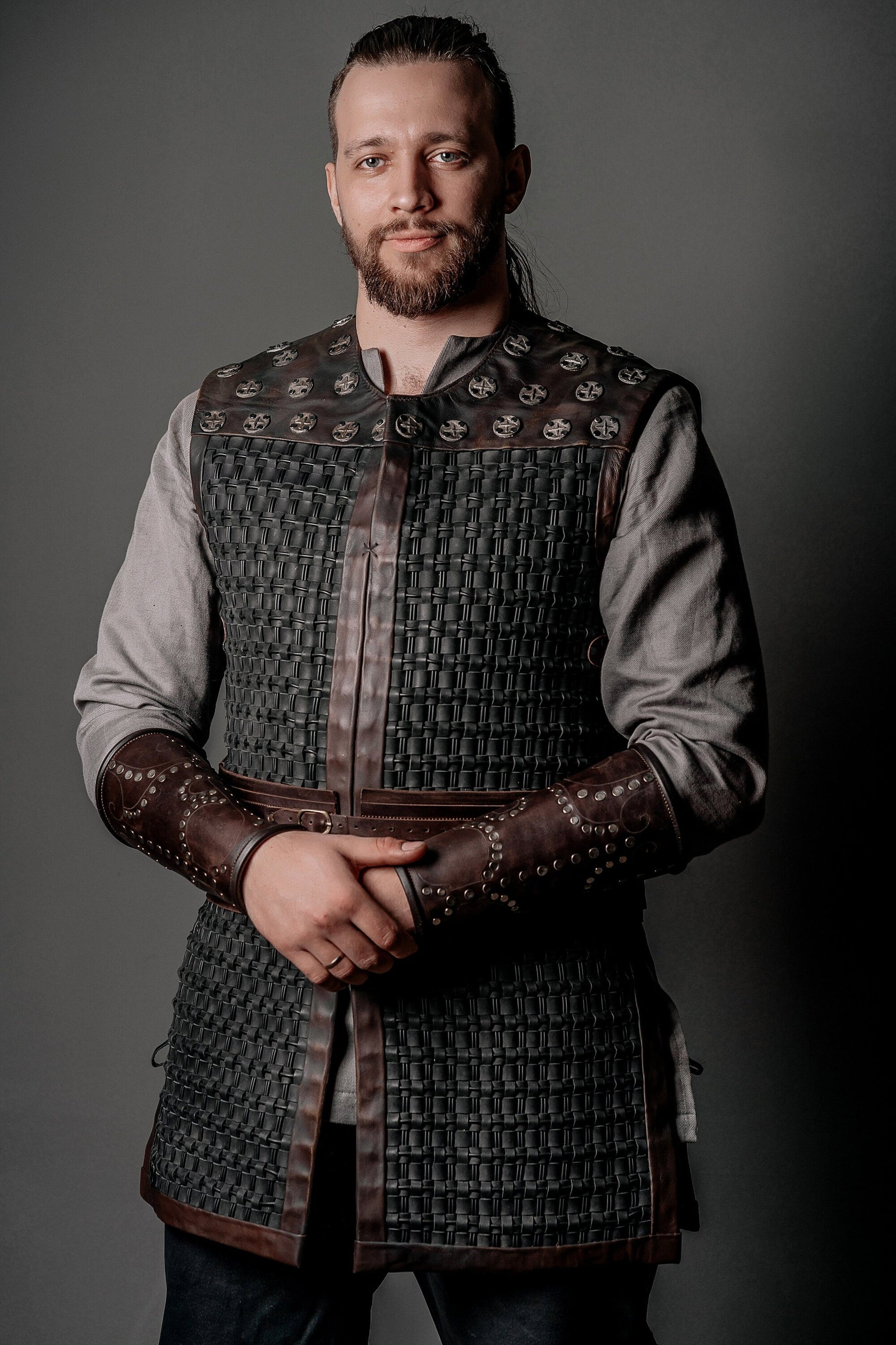 Uhtred leather bracers (Last Kingdom) - SokolArmory