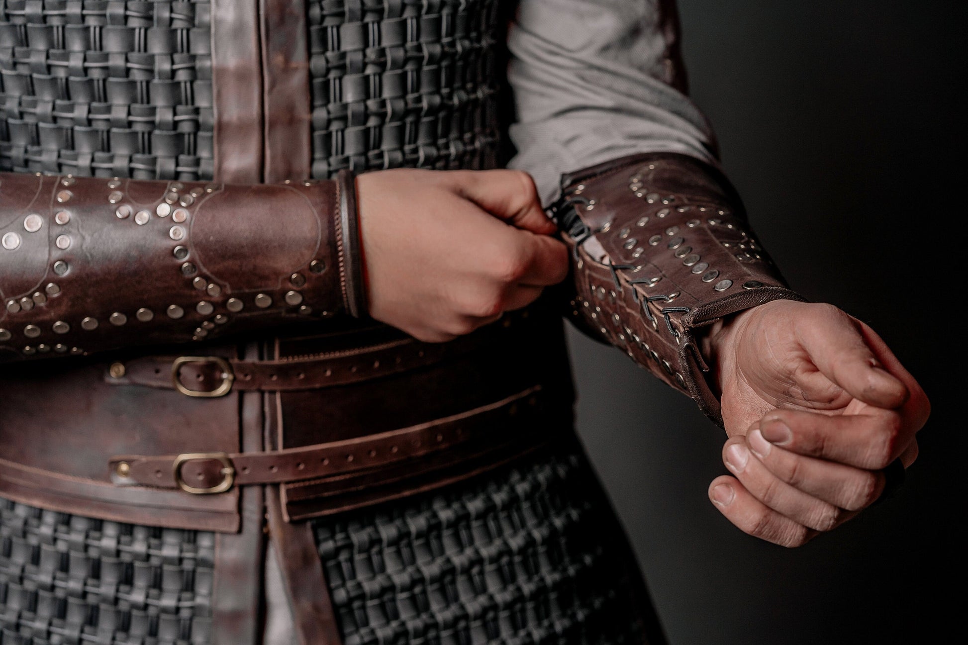 Uhtred leather bracers (Last Kingdom) - SokolArmory