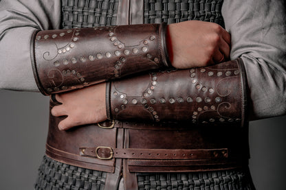 Uhtred leather bracers (Last Kingdom) - SokolArmory