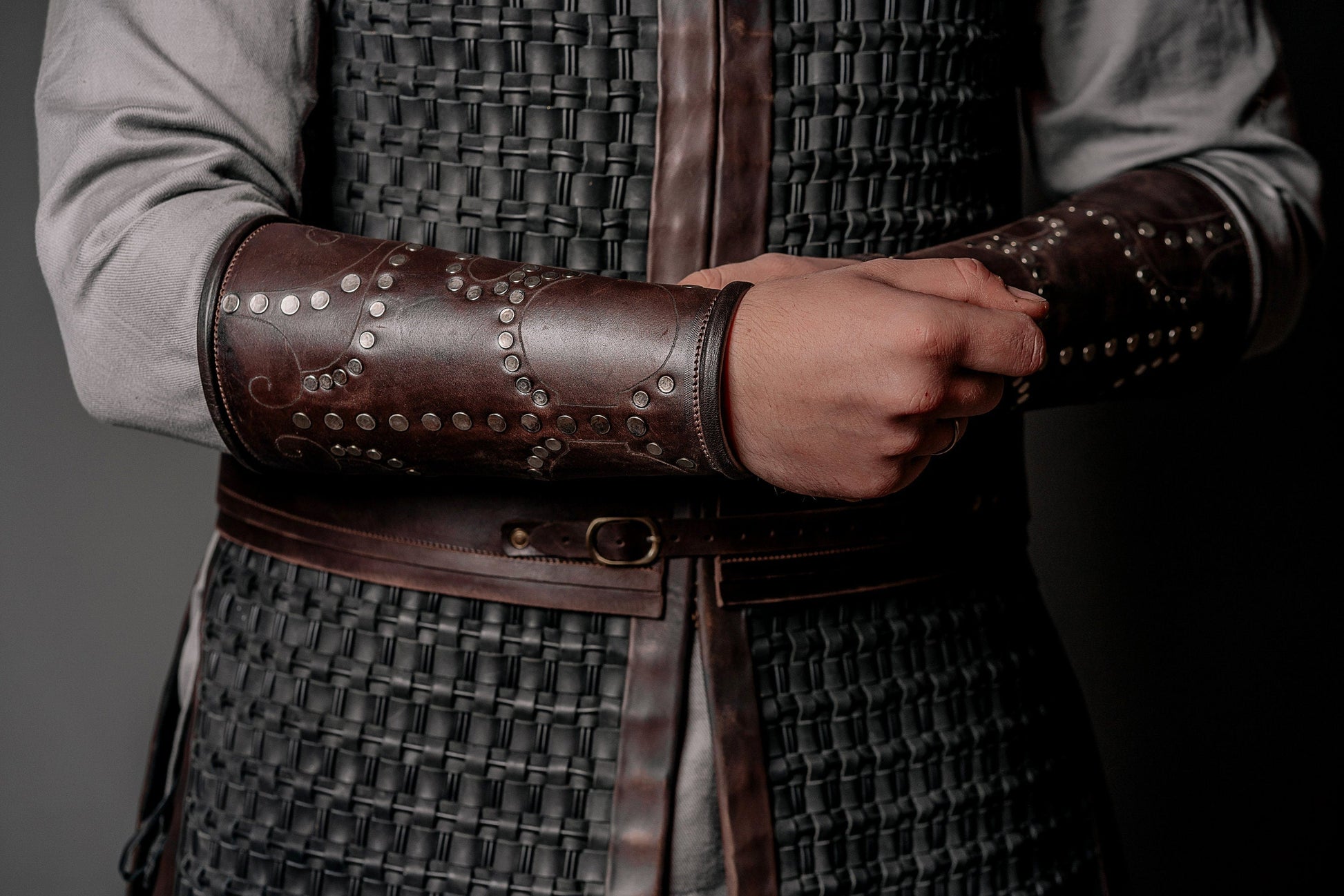 Uhtred leather bracers (Last Kingdom) - SokolArmory