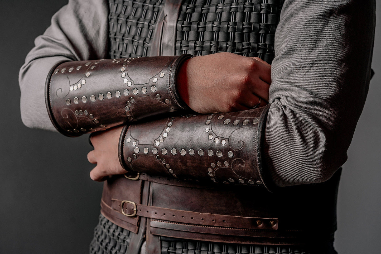 Uhtred leather bracers (Last Kingdom) - SokolArmory