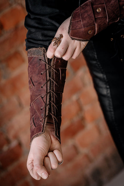 Medieval leather bracers for Larp - SokolArmory