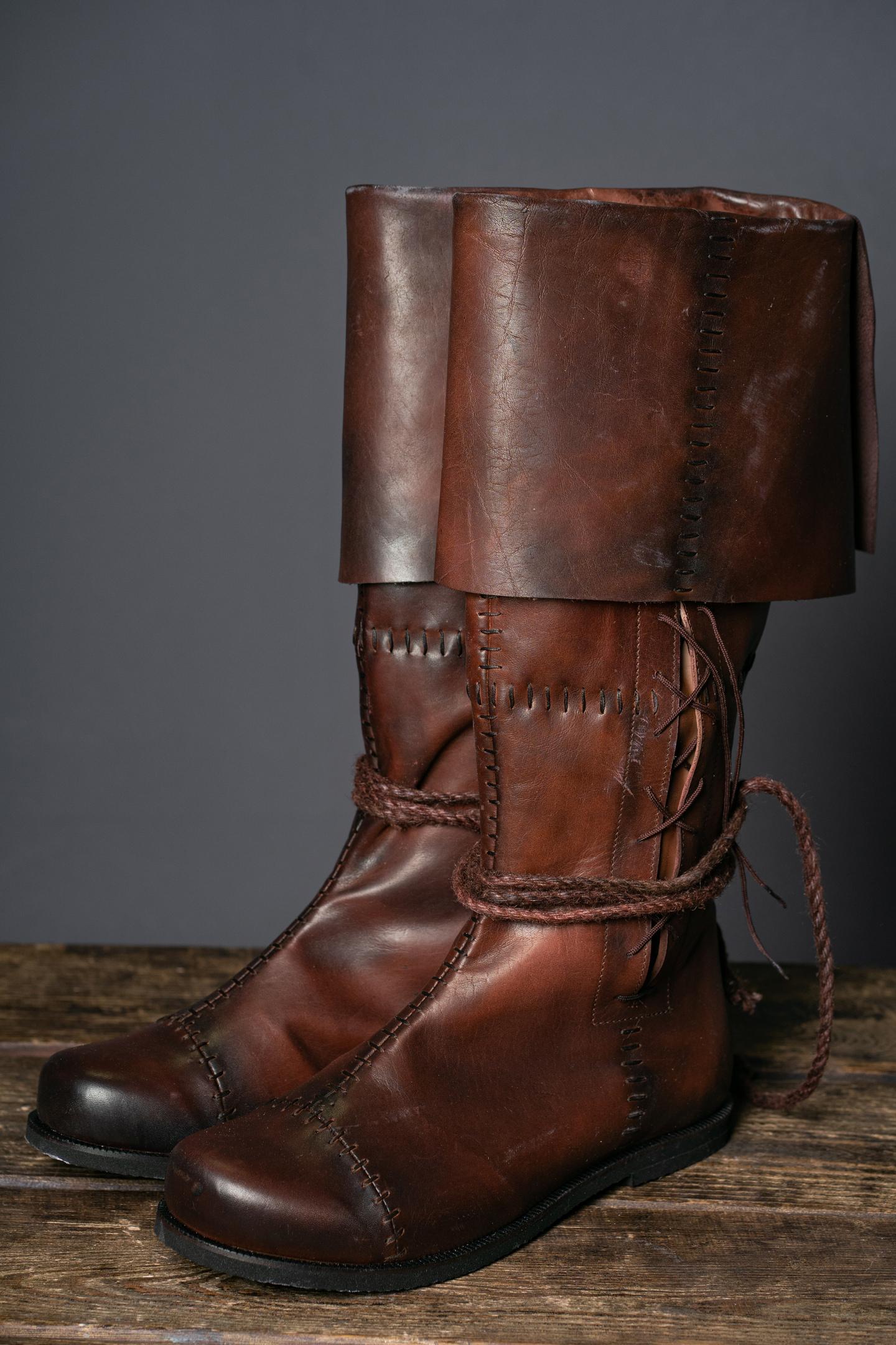 Red High Leather Boots "Aragorn" - SokolArmory