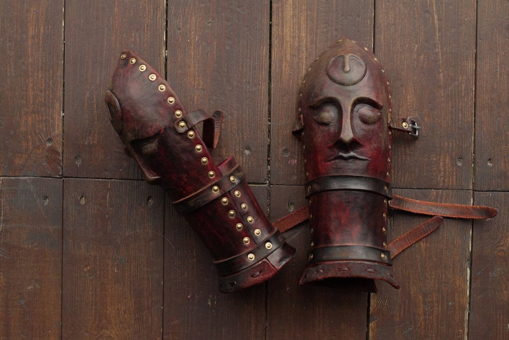 Medieval leather bracers – SokolWorkshop